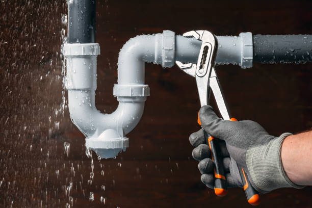 Professional Gas Line Repair technician working in Canton Center, CT